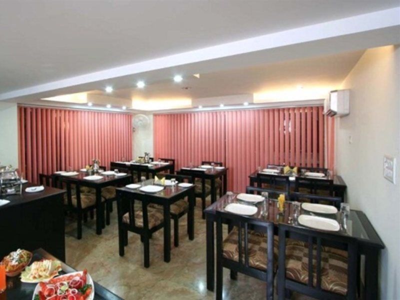 Fabexpress Jeniffer Inn Delhi  Exterior photo